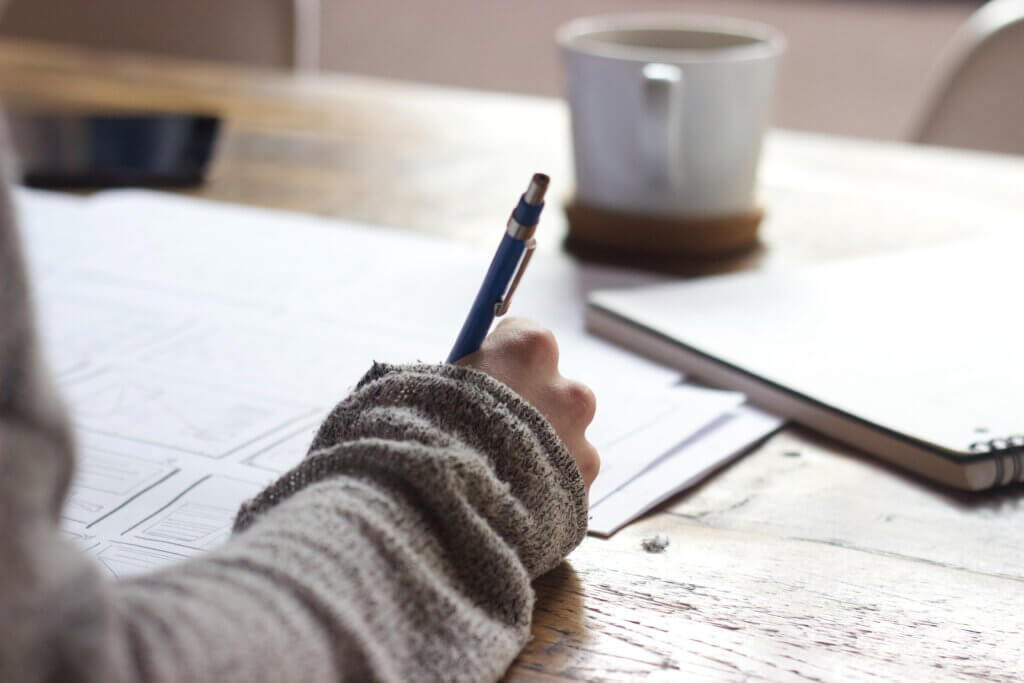 handwriting a note